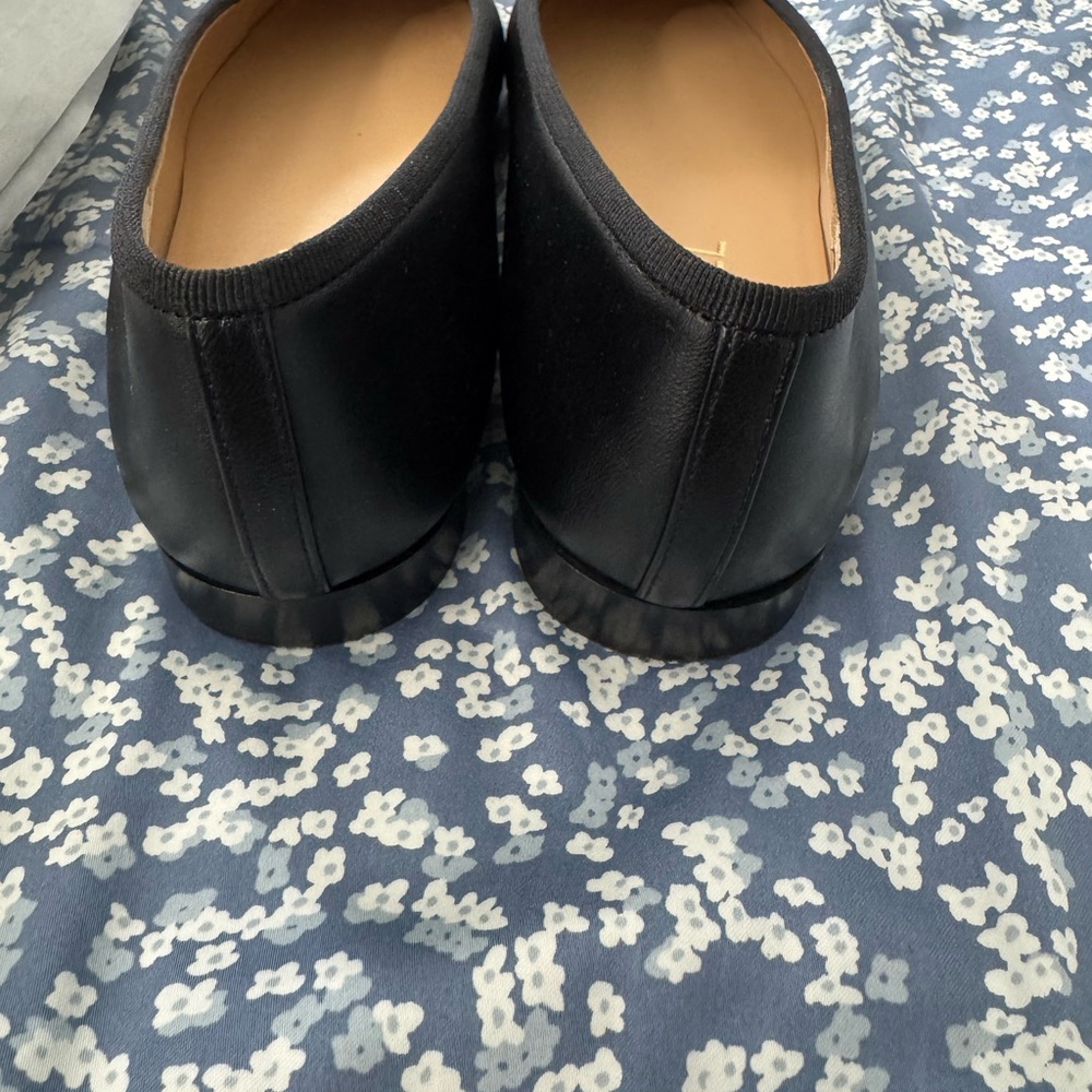 CHANEL Black Patent Cap-Toe Flats - Picture 5 of 11